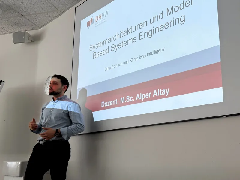 Alper Altay als Dozent – Vorlesung Systemarchitekturen und MBSE an der DHBW